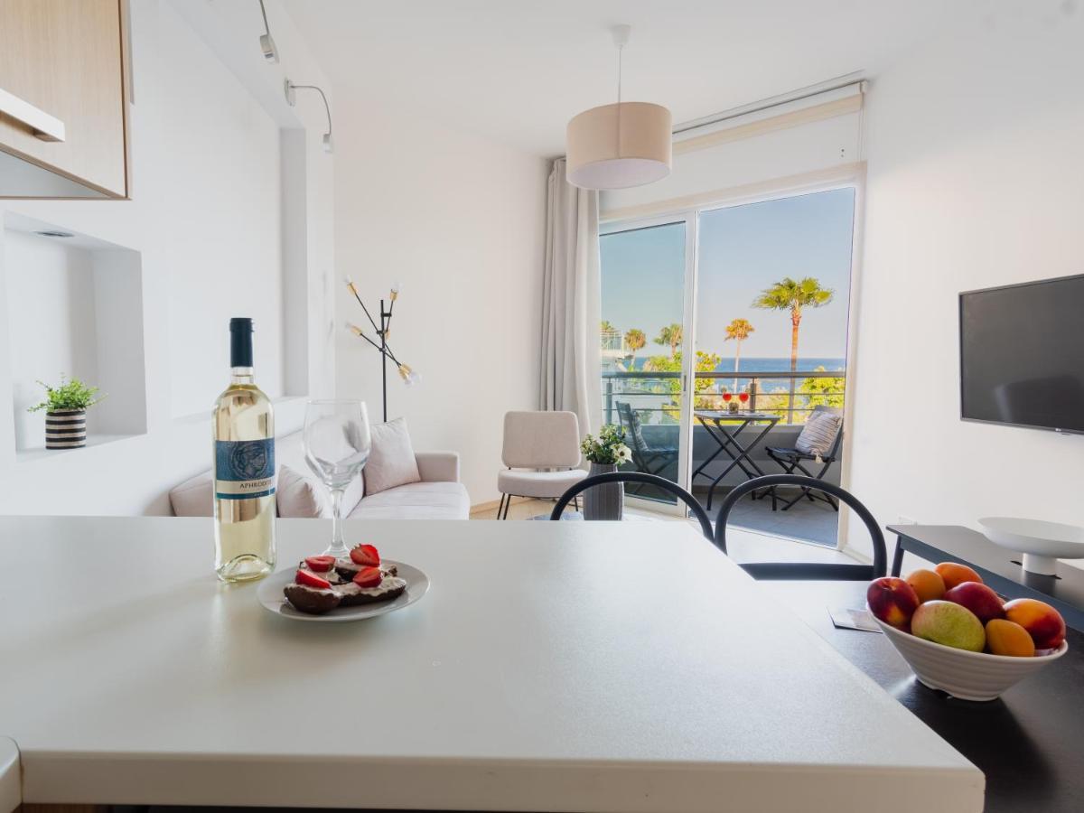 Sanders Ermitage On The Beach - Delightful 1-Bedroom Apartment With Sea View Лимасол Екстериор снимка