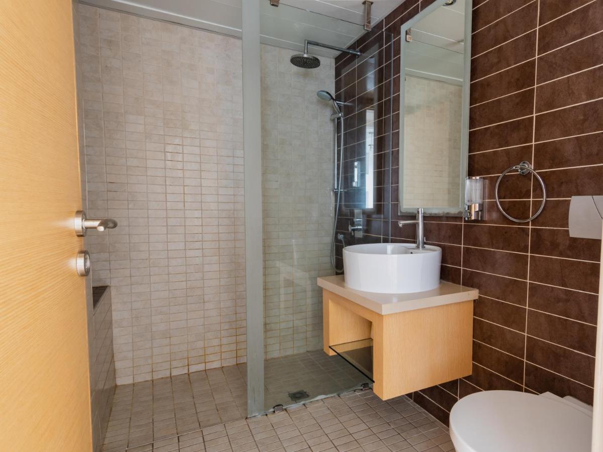 Sanders Ermitage On The Beach - Delightful 1-Bedroom Apartment With Sea View Лимасол Екстериор снимка