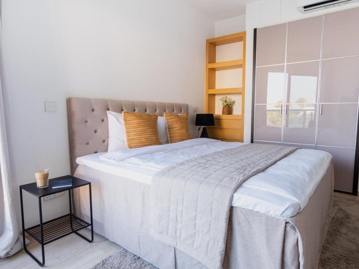 Sanders Ermitage On The Beach - Delightful 1-Bedroom Apartment With Sea View Лимасол Екстериор снимка